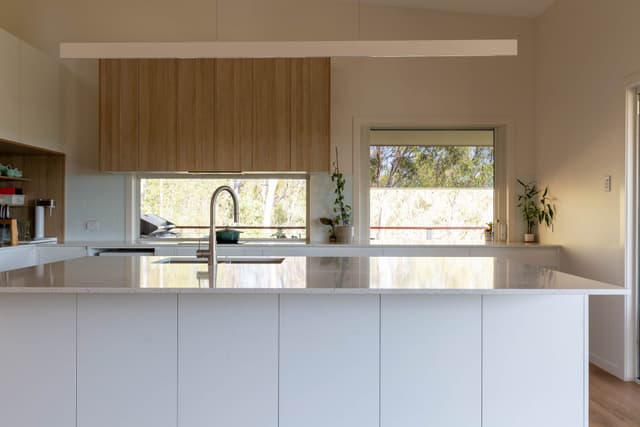 Hillside Bushland Home - Photo 8