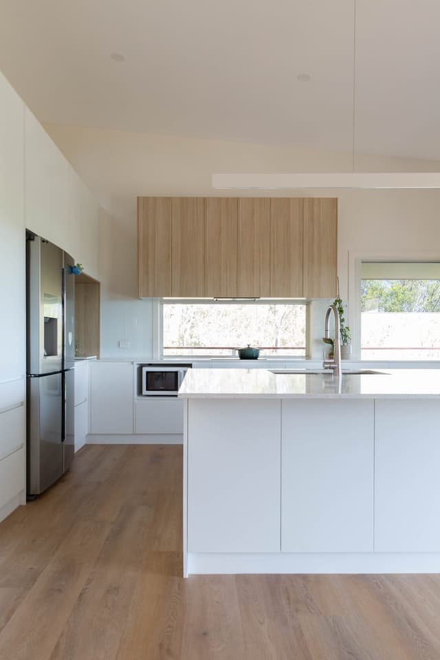 Hillside Bushland Home - Photo 9