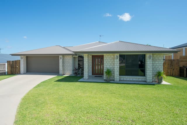 Suburban Family Home - Photo 2